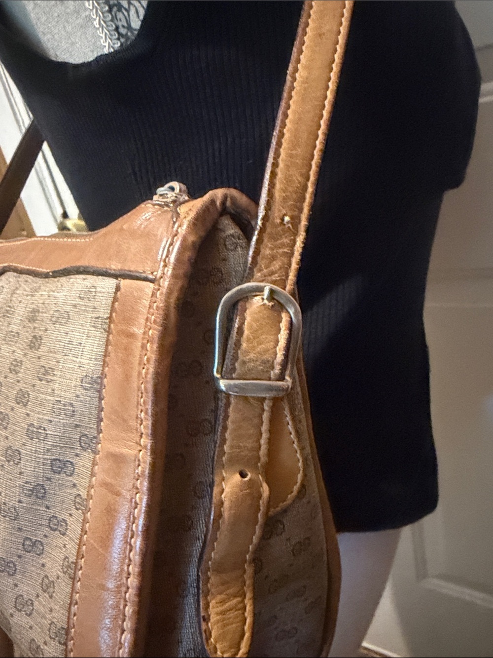 Authentic Gucci Monogram Shoulder Bag - Picture 8 of 11